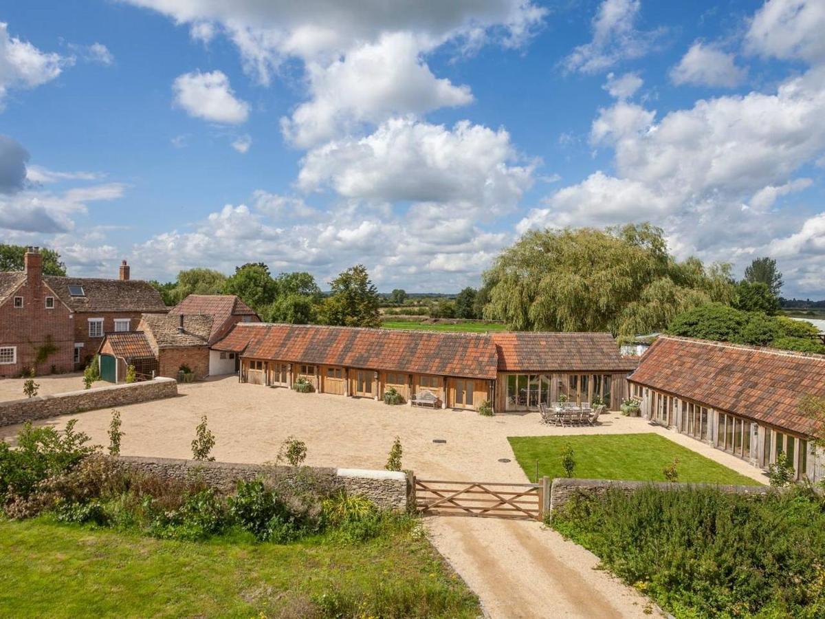 Villa The Cowsheds Brinkworth Esterno foto