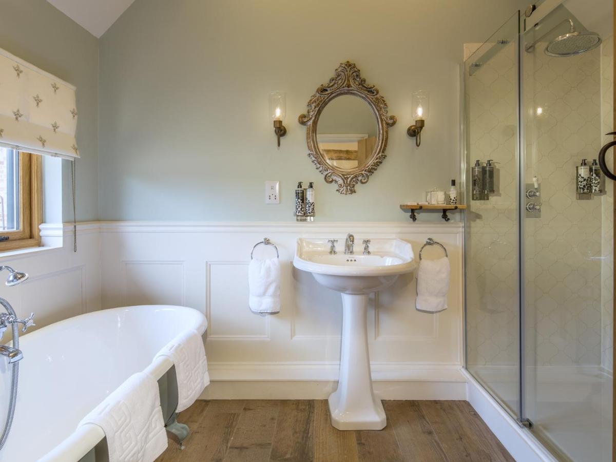 Villa The Cowsheds Brinkworth Esterno foto